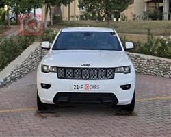 جیپ گراند شیرۆکی